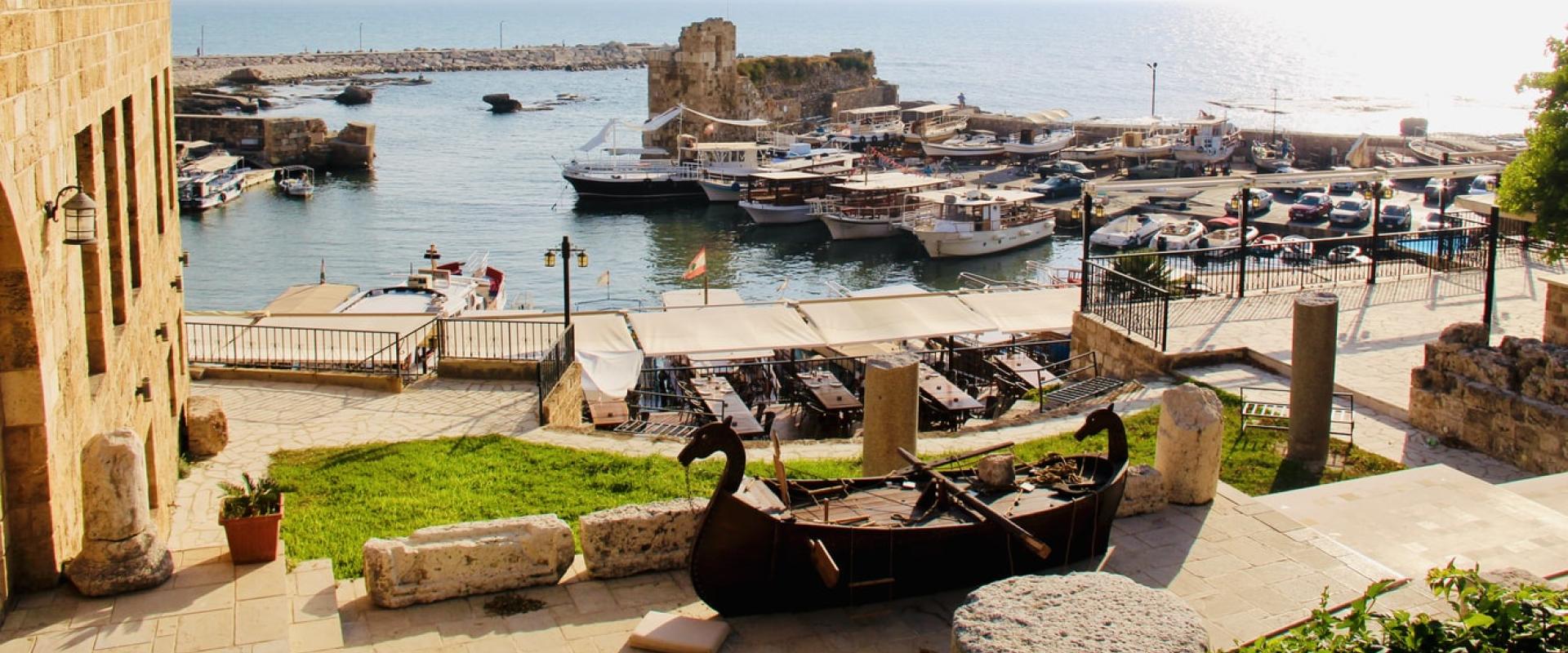 مدينة جبيل للمصور Nabih El Boustani