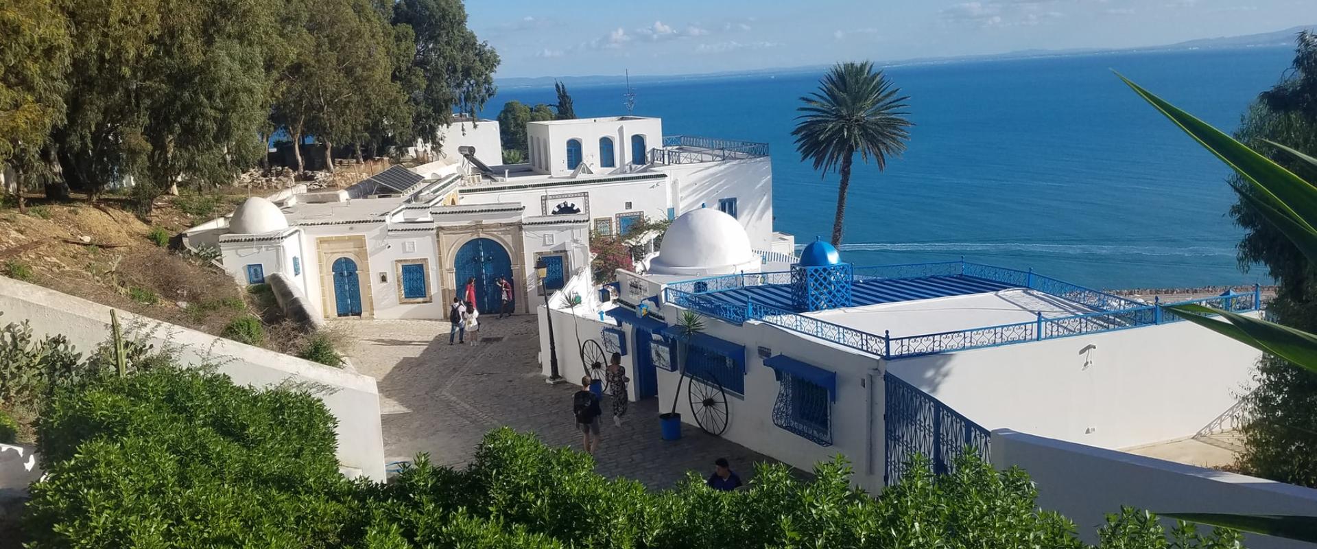 photo by Christian Gabi on Unsplash