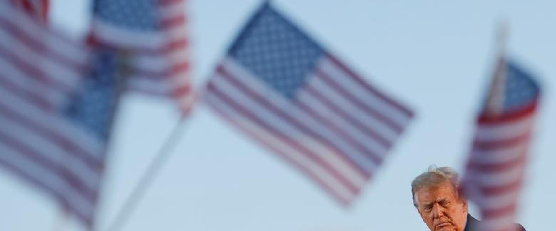 ترامب يتحدث في قاعدة أندروز المشتركة بولاية ماريلاند ، نقلا عن رويترز