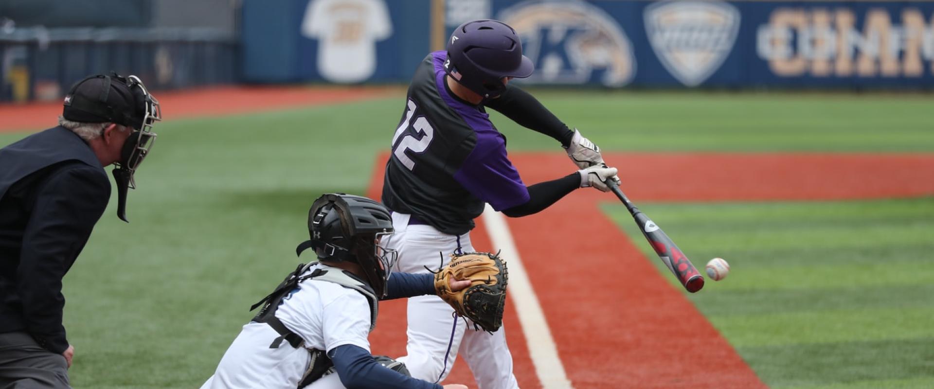 بيسبول ، الصورة لـ Chris Chow من موقع Unsplash