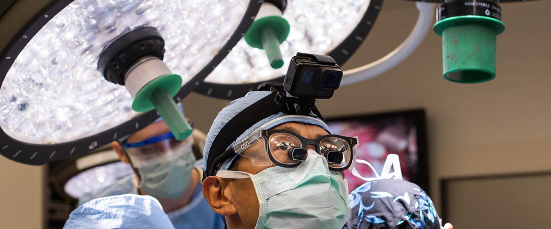 Masato Fujiki, MD, (center) and the Cleveland Clinic surgical team, led by Anil Vaidya, MD, performing the first-in-world multi-organ transplant to treat a rare type of appendix cancer. (Photo courtesy of Cleveland Clinic)