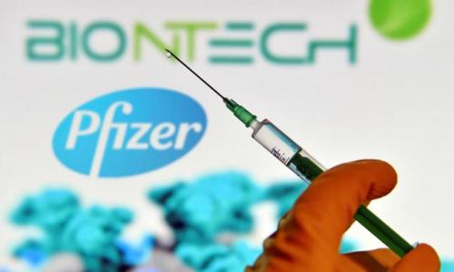 بيونتيك، Pfizer said deliveries of the vaccine were expected to begin by the end of the year © Sven Simon/DPA، الصورة نقلا عن فايننشال تايمز