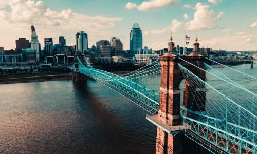 سينسيناتي ، صورة Robert Conklin على unsplash سينسيناتي ، صورة Robert Conklin على unsplash